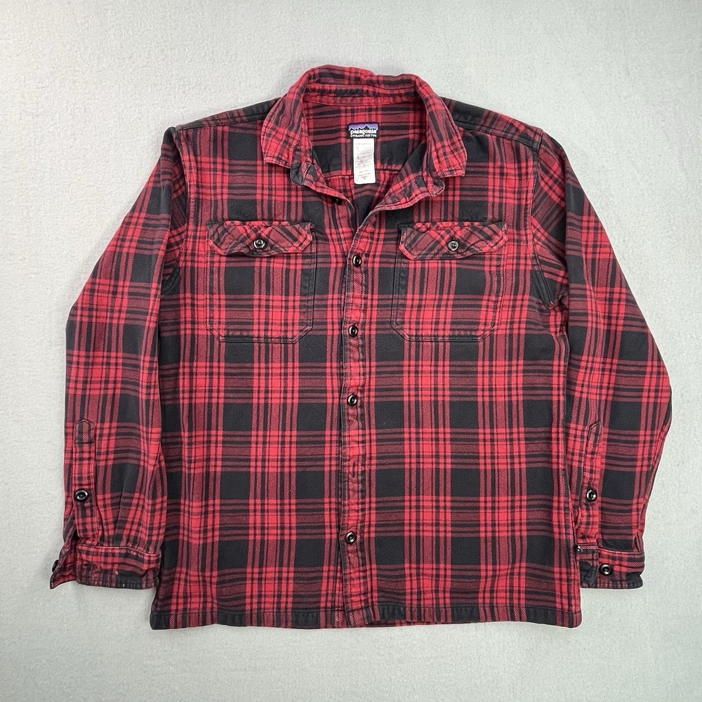 Patagonia Men's Plaid Flannel Shirt Medium Red Black Organic Cotton Button-Up